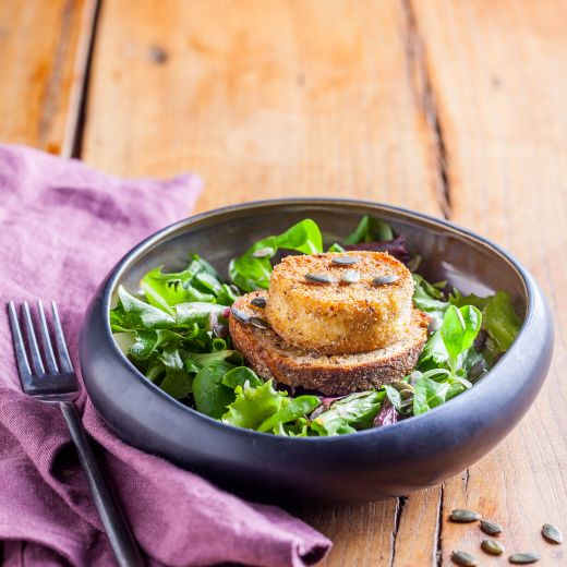 Salade de chèvre chaud et graines de courge