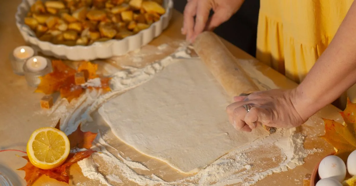 découvrez notre délicieuse recette de tarte aux pommes, un dessert classique et savoureux parfait pour toutes les occasions.