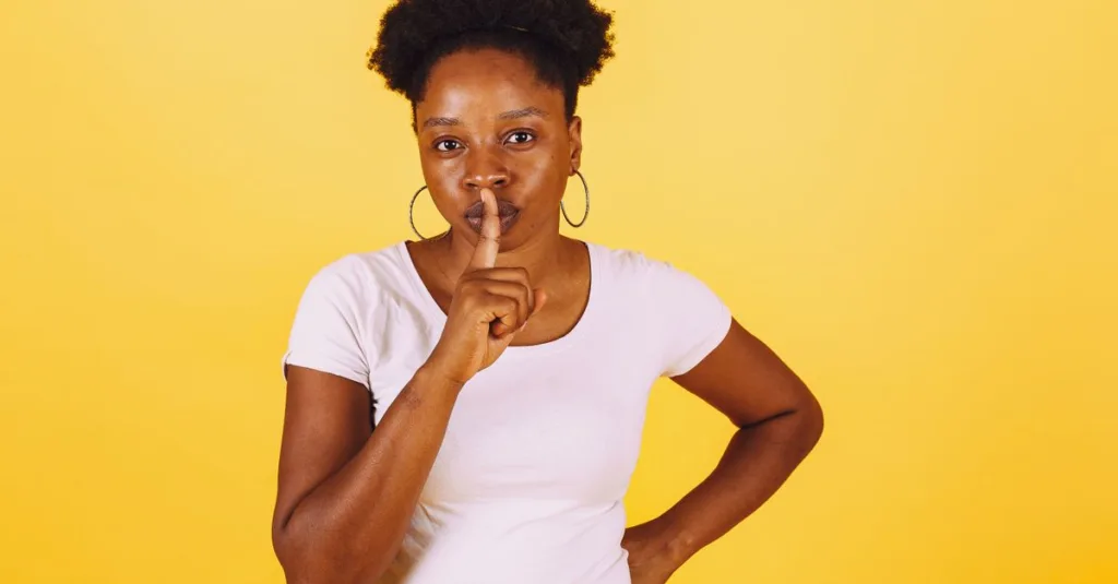 découvrez la signification et l'impact des propos offensants, ainsi que leur rôle dans la communication et la sensibilisation aux discours haineux.